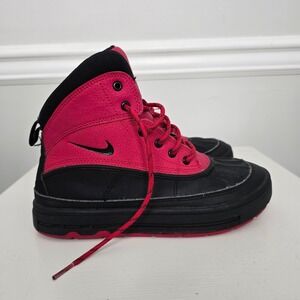 Nike ACG Youth Woodside II High Distance Duck Boots Sz 5Y Red/Black Winter Snow